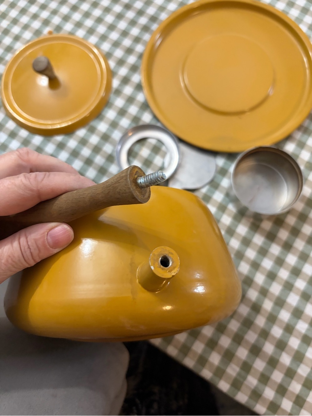 Vintage Yellow Enamel Fondue Pot with lid - Picture 6 of 11
